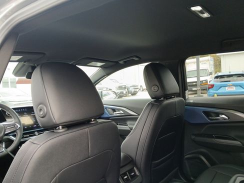 New 2026 Chevrolet Equinox EV LT image 20