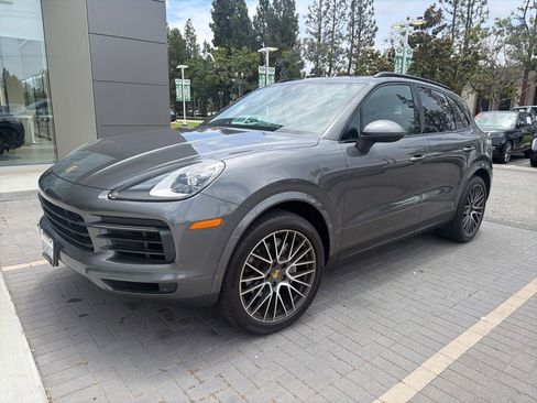 Used 2020 Porsche Cayenne AWD/4WD image 1