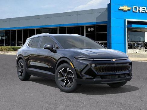 New 2026 Chevrolet Equinox EV LT image 7