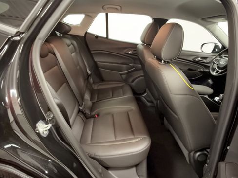 Used 2025 Chevrolet Trax ACTIV w/ Driver Confidence Package FWD image 29
