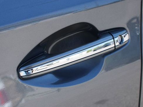 Used 2013 Toyota Avalon XLE image 9