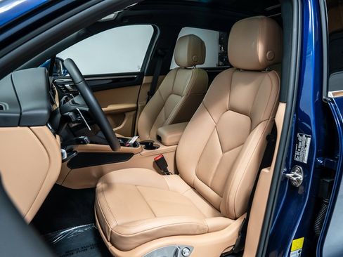 Used 2025 Porsche Macan image 5