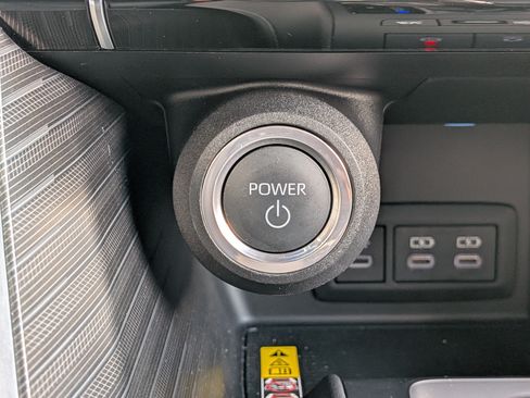 Used 2023 Toyota Venza XLE w/ Activity Package (TMS) AWD/4WD image 27