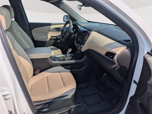Used 2023 Chevrolet Traverse LS AWD/4WD image 10