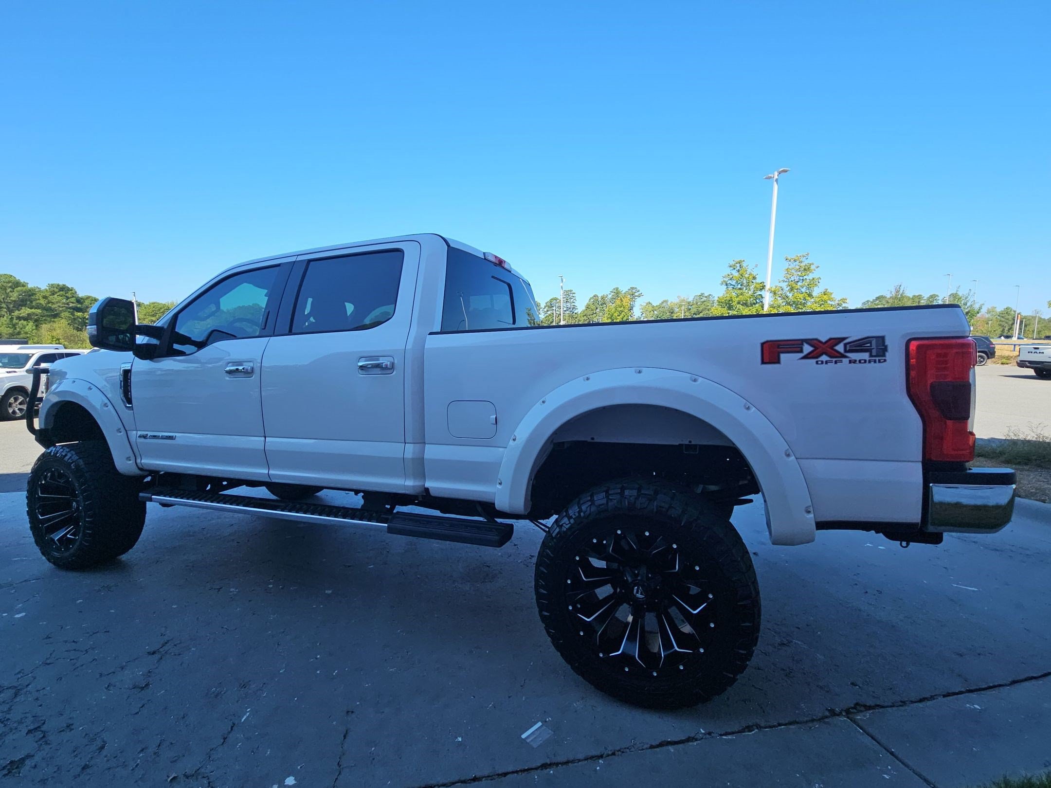 Used 2019 Ford F250 Lariat w/ Lariat Ultimate Package AWD/4WD image 5