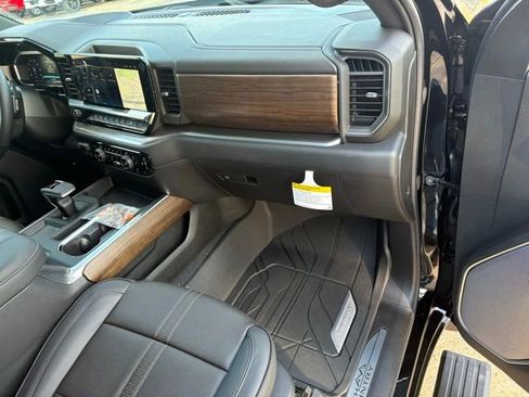 New 2026 Chevrolet Silverado 1500 High Country w/ Midnight Edition AWD/4WD image 15