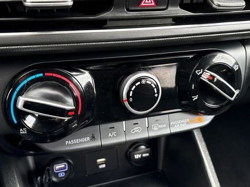 Used 2023 Hyundai Kona SEL image 15