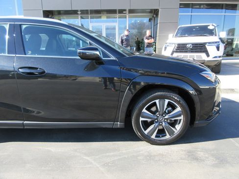 Used 2024 Lexus UX 250h AWD w/ Premium Package image 12