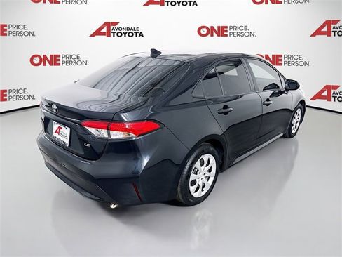 Used 2021 Toyota Corolla LE image 7