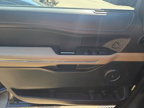 Used 2024 Ford Expedition Max Limited image 6