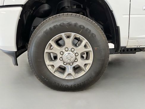 Used 2024 RAM 2500 Laramie AWD/4WD image 30