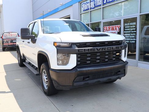 Used 2021 Chevrolet Silverado 2500 W/T w/ Safety Confidence Package AWD/4WD image 2