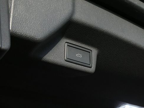 New 2025 Volkswagen ID. Buzz Pro S image 23