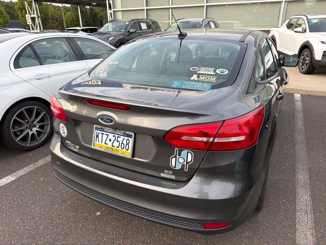 Used 2018 Ford Focus SE w/ SE Appearance Package FWD image 10