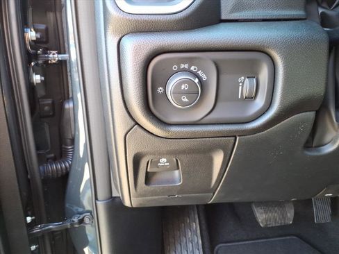 New 2026 RAM 1500 Express image 17