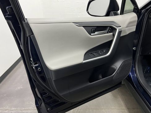 Used 2023 Toyota RAV4 Limited image 25