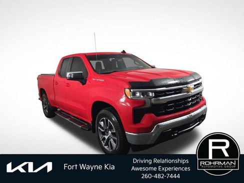 Used 2024 Chevrolet Silverado 1500 LT AWD/4WD image 5