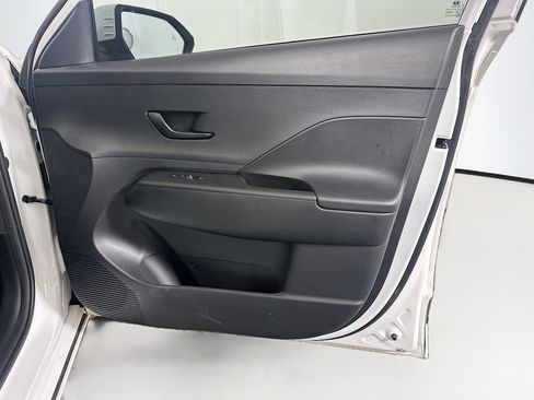 Used 2024 Hyundai Kona SEL FWD image 33