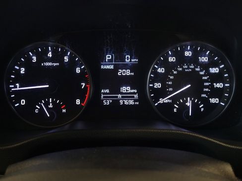 Used 2017 Hyundai Elantra SE image 23