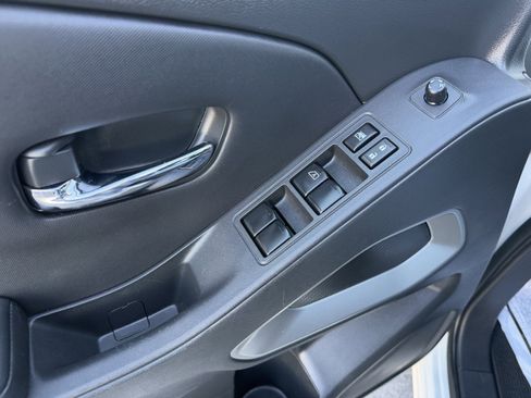 Certified 2024 Nissan Frontier SV image 17