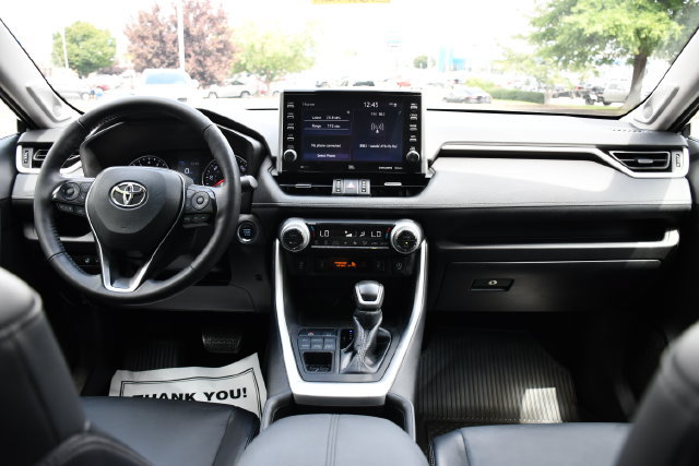 Used 2022 Toyota RAV4 XLE Premium AWD/4WD image 23
