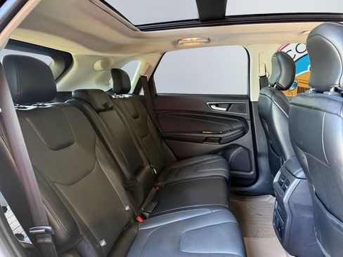 Used 2018 Ford Edge Titanium w/ Equipment Group 301A AWD/4WD image 23