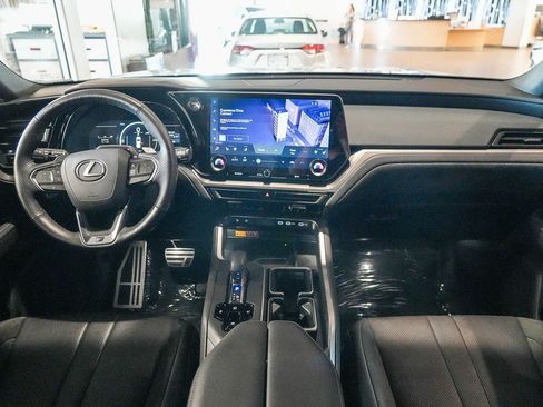 Used 2025 Lexus TX 500h AWD w/ Technology Package image 12