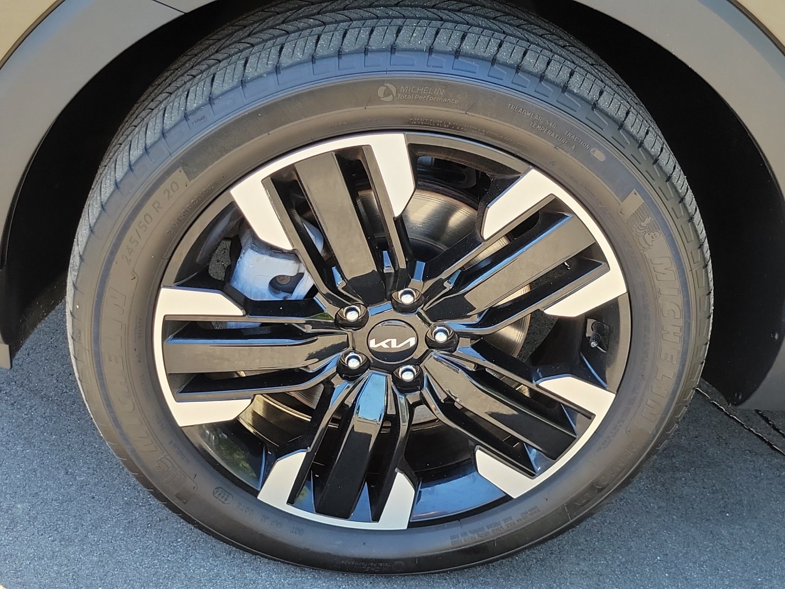 Certified 2024 Kia Telluride SX Prestige AWD/4WD image 6