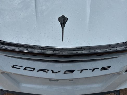 Used 2022 Chevrolet Corvette Stingray Premium Conv w/ Z51 Performance Package RWD image 9