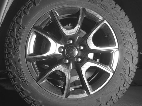Used 2025 Jeep Compass Trailhawk AWD/4WD image 14