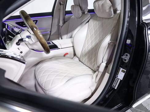 Used 2022 Mercedes-Benz S 580 4MATIC Sedan w/ Rear Seat Package image 30