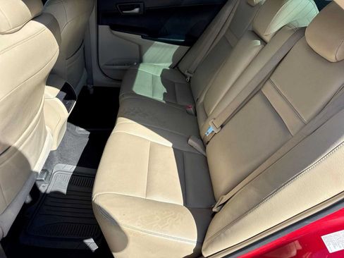 Used 2014 Toyota Camry FWD image 18