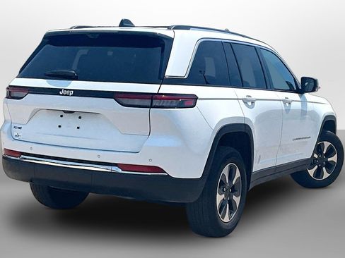 Used 2023 Jeep Grand Cherokee 4WD 4xe w/ Luxury Tech Group II image 11