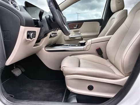 Used 2023 Mercedes-Benz GLA 250 4MATIC image 18