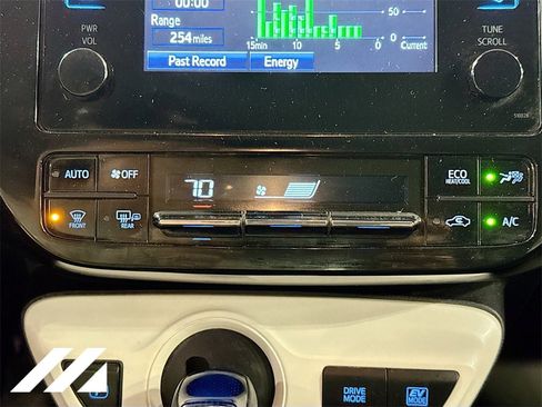 Used 2017 Toyota Prius Two image 16