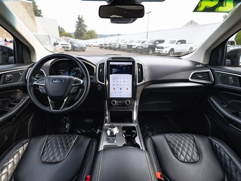 Used 2024 Ford Edge Titanium image 23