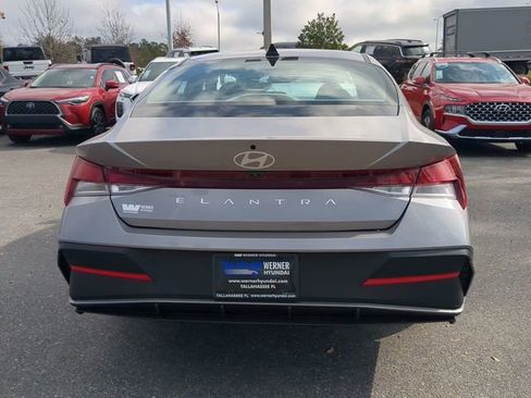 New 2026 Hyundai Elantra SE image 6