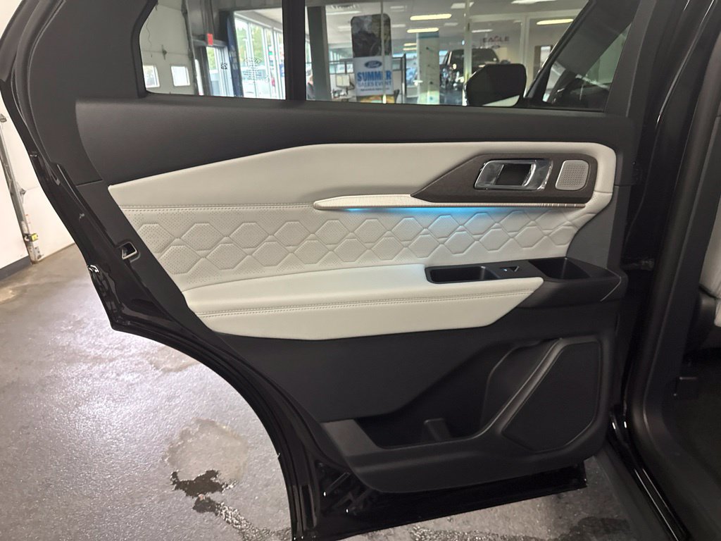 New 2027 Ford Explorer Platinum w/ 3.0L Ultimate Package AWD/4WD image 22