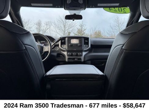 Used 2024 RAM 3500 Tradesman w/ Chrome Appearance Group image 29