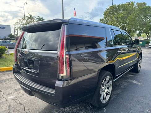 Used 2017 Cadillac Escalade ESV Premium Luxury AWD/4WD image 4