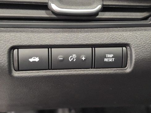 Used 2025 Nissan Altima 2.5 SV FWD image 10