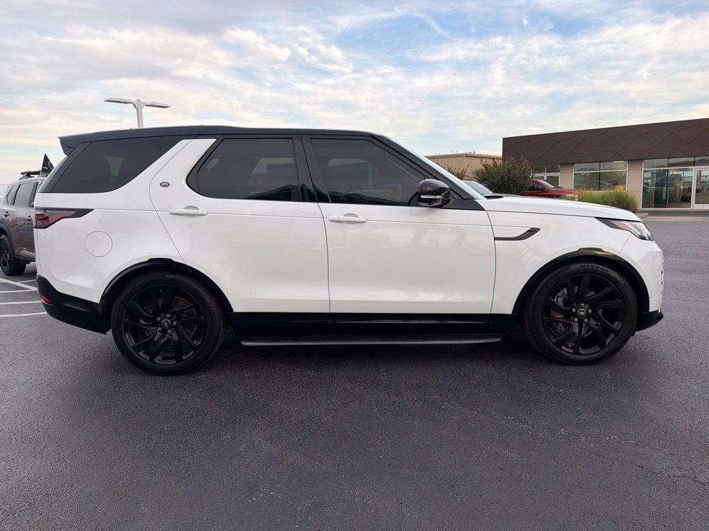 Used 2024 Land Rover Discovery Dynamic SE AWD/4WD image 6