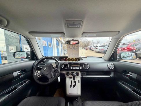 Used 2009 Scion xB FWD image 27