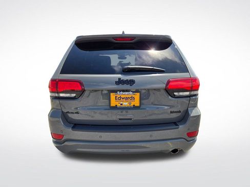 Used 2020 Jeep Grand Cherokee Altitude AWD/4WD image 4