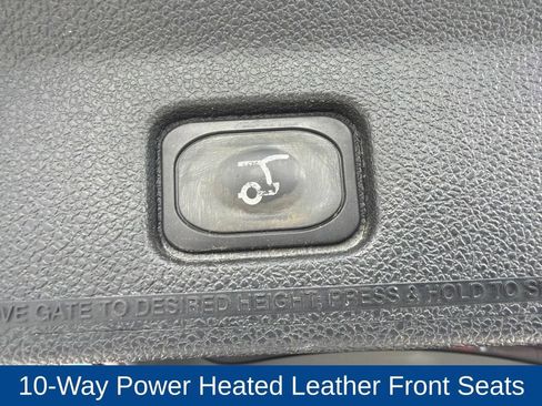 Used 2018 Ford Explorer XLT w/ Equipment Group 202A FWD image 8