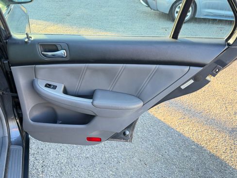 Used 2004 Honda Accord EX image 35