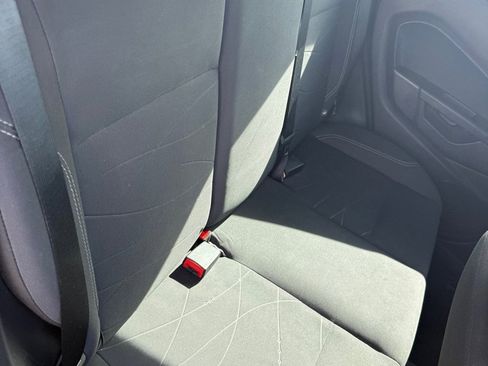 Used 2015 Ford Fiesta SE image 26