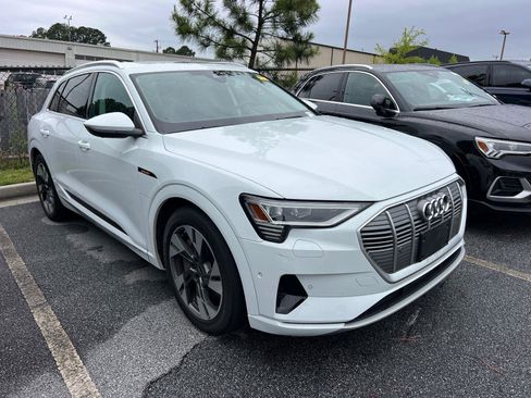 Used 2023 Audi e-tron Premium Plus w/ Premium Plus Package AWD/4WD image 3