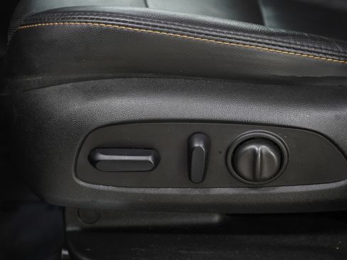 Used 2018 Chevrolet Equinox Premier image 26