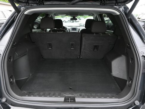 Used 2024 Chevrolet Equinox LT image 32